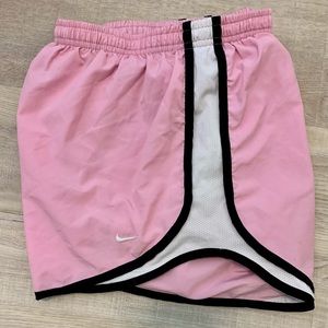 Women’s Nike Running Shorts Med